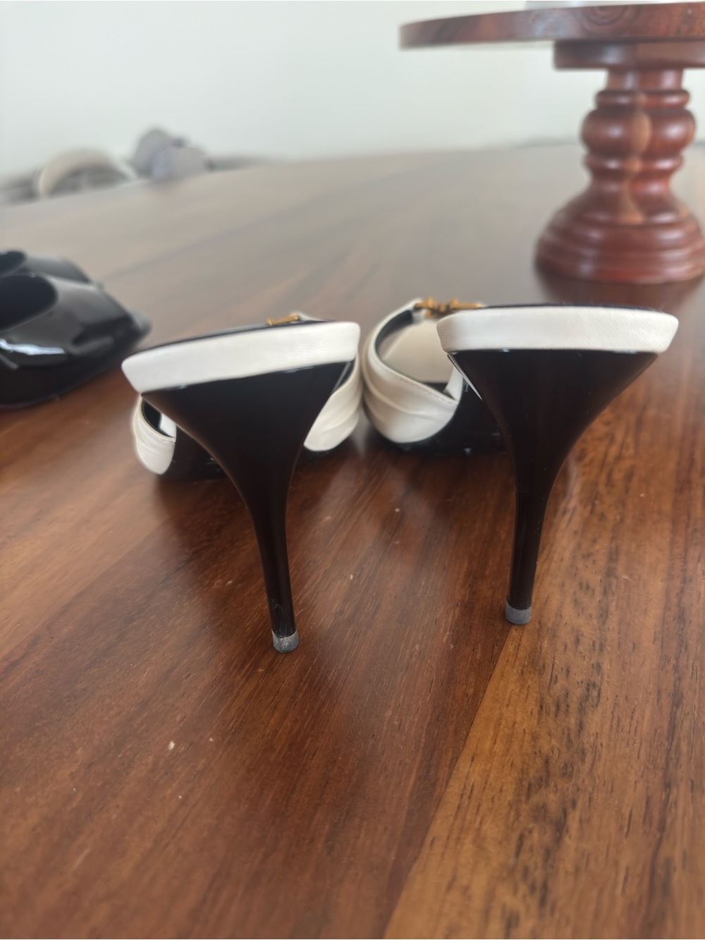 Saint Laurent White Leather Pointed-Toe Logo Mules - Picture 3 of 5